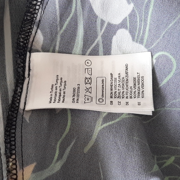 H&M Premium Selection, black floral dress, size 2. - Picture 4 of 6